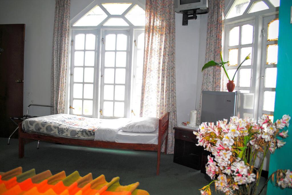 נוארה אליה Binota Hotel מראה חיצוני תמונה