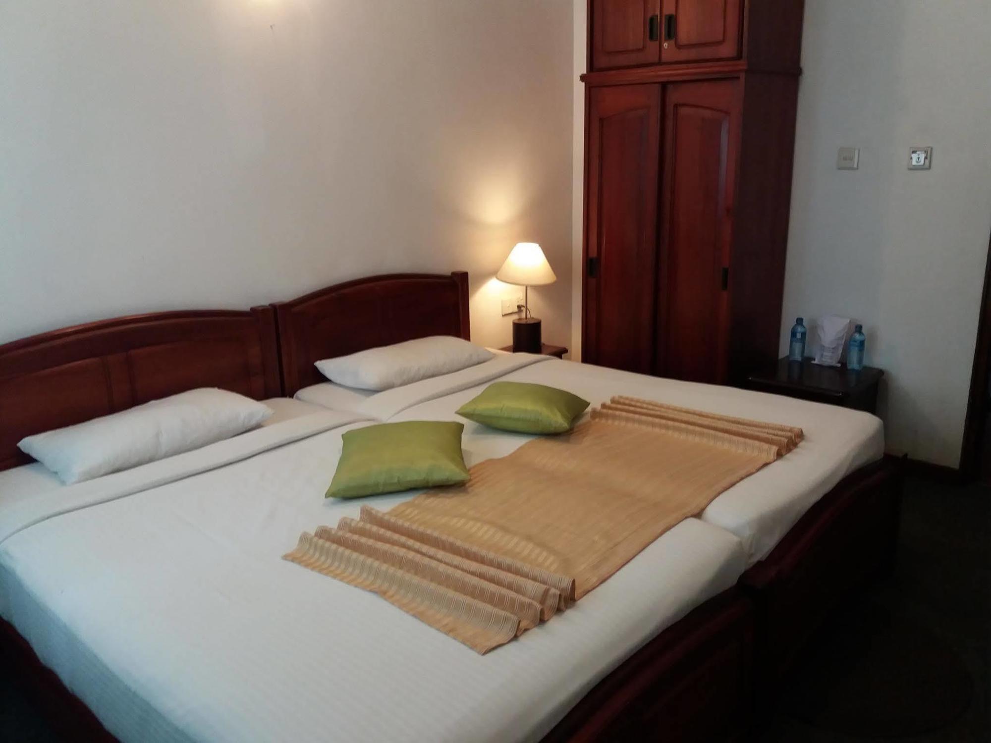 נוארה אליה Binota Hotel מראה חיצוני תמונה