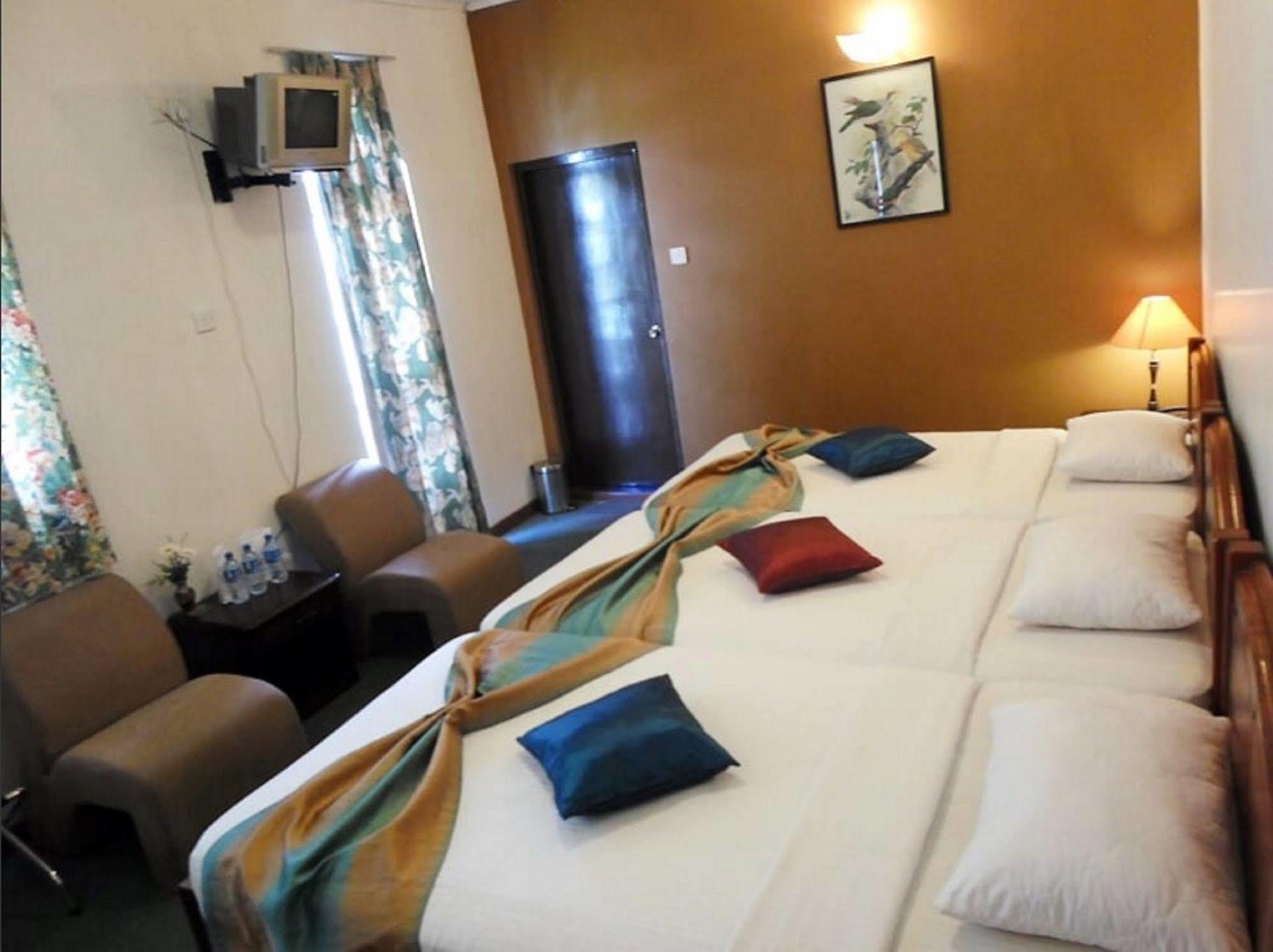 נוארה אליה Binota Hotel מראה חיצוני תמונה