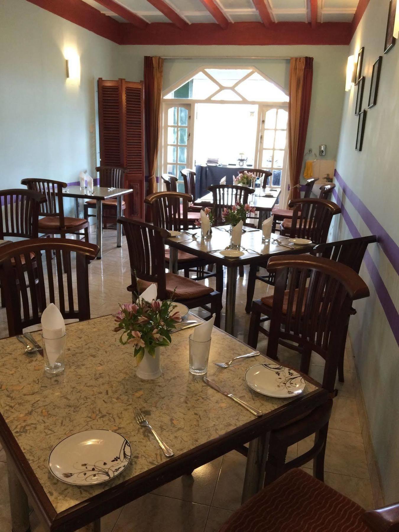 נוארה אליה Binota Hotel מראה חיצוני תמונה